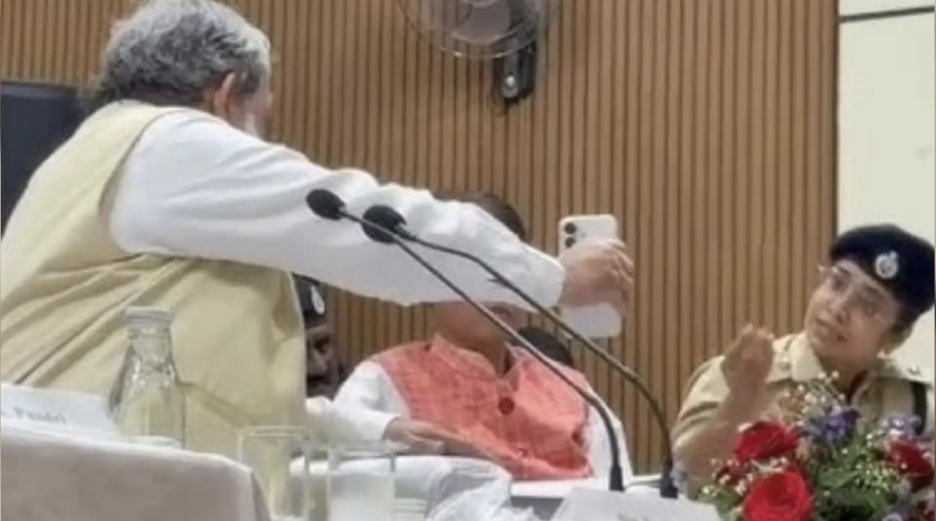 Heated Exchange Between Minister Vij and Kaithal SP at Grievance Meeting