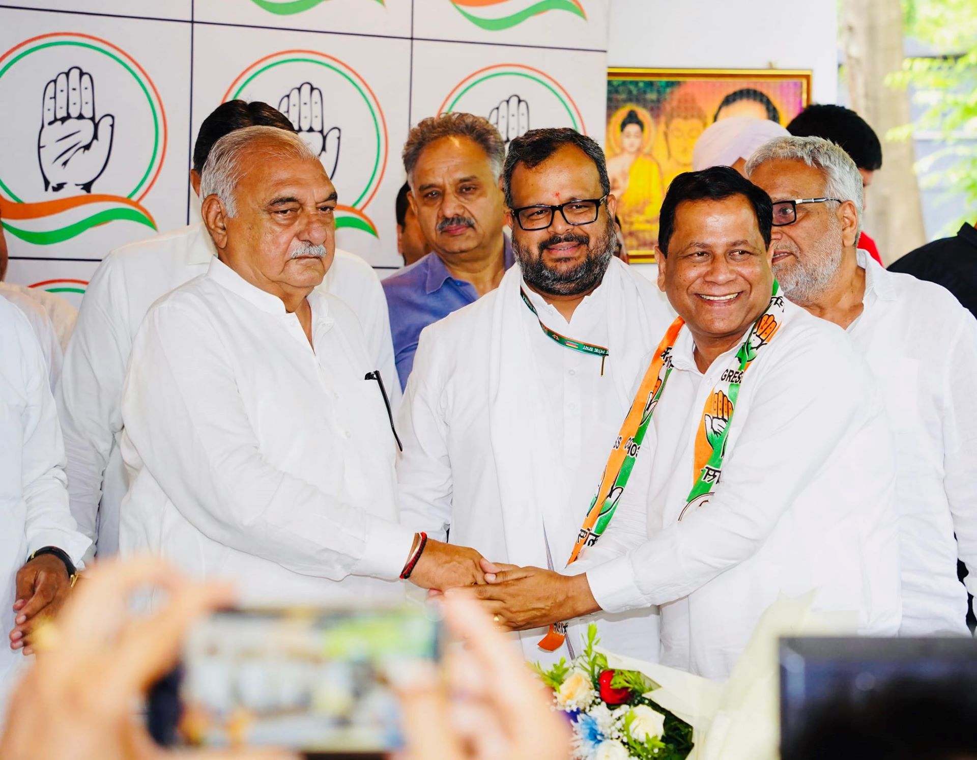 Congress Party Gets Big Boost: 30 Leaders Join Ranks in Haryana