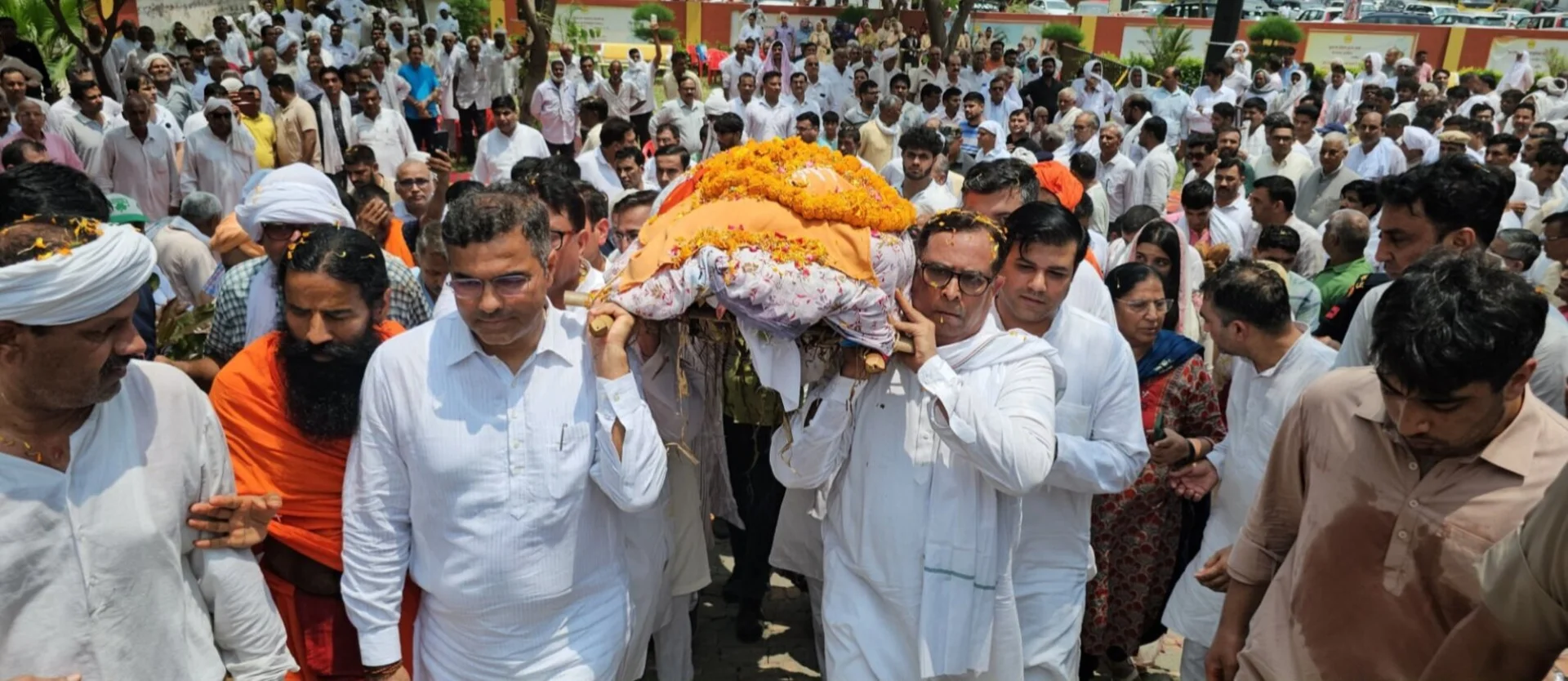 Captain Abhimanyu's Mother Gets Final Farewell: Delhi Deputy CM and Baba Ramdev were Present