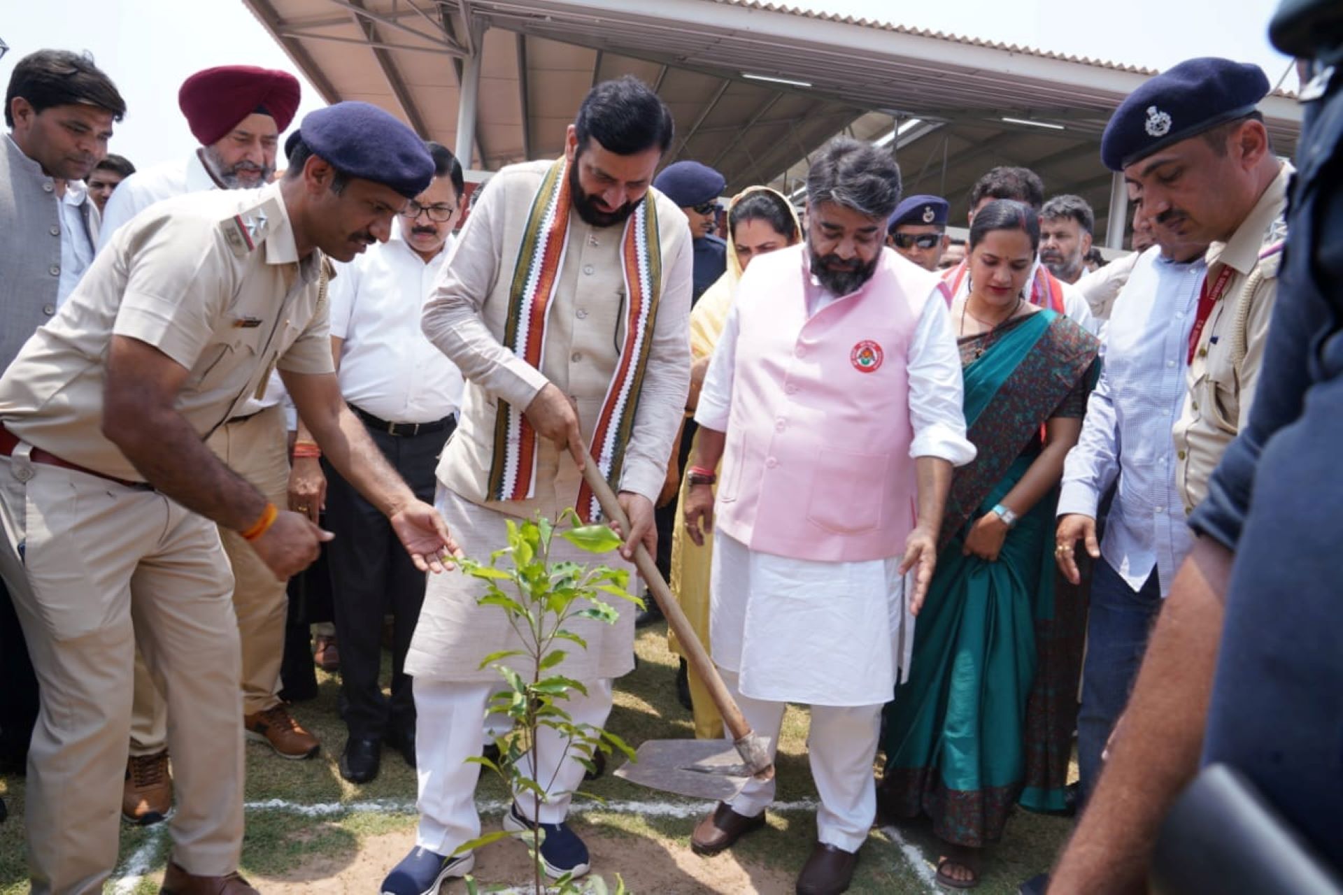 CM Saini Plants Trees in Sirsa, Promotes "One Tree in Mother's Name" Campaign