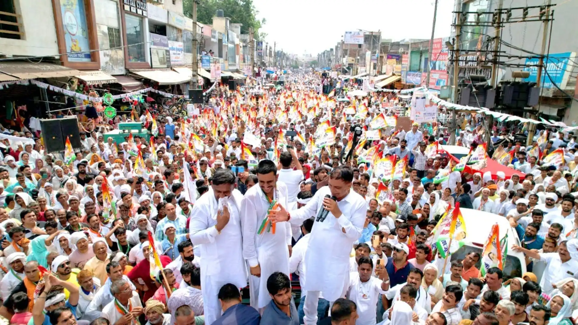 Independent Candidate Rajesh Joon Draws Massive Crowd in Bahadurgarh 