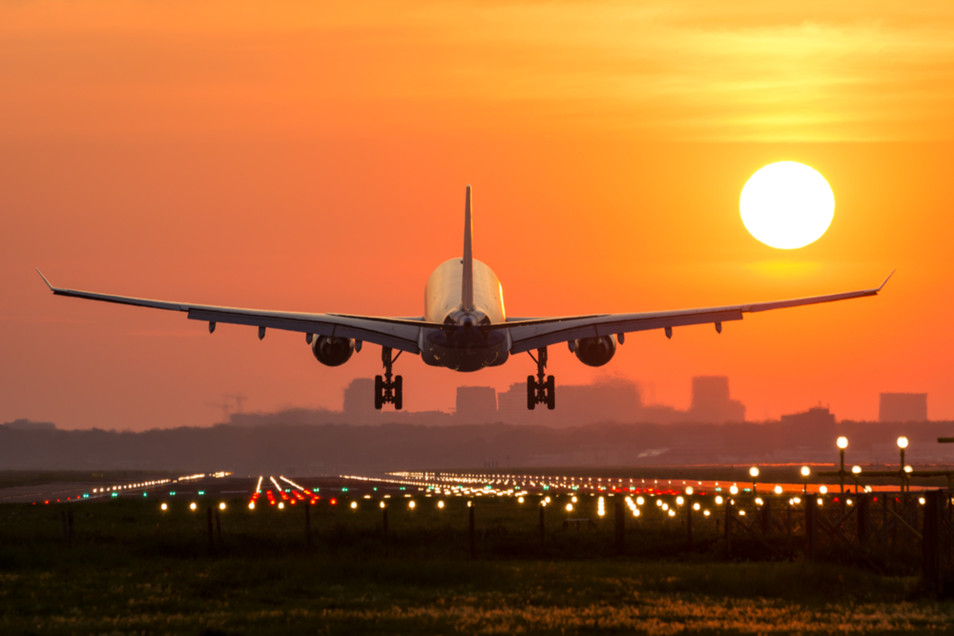 Hisar-Ayodhya Flight Passengers Face Major Inconvenience: AC Failure and Unexpected Delhi Diversion