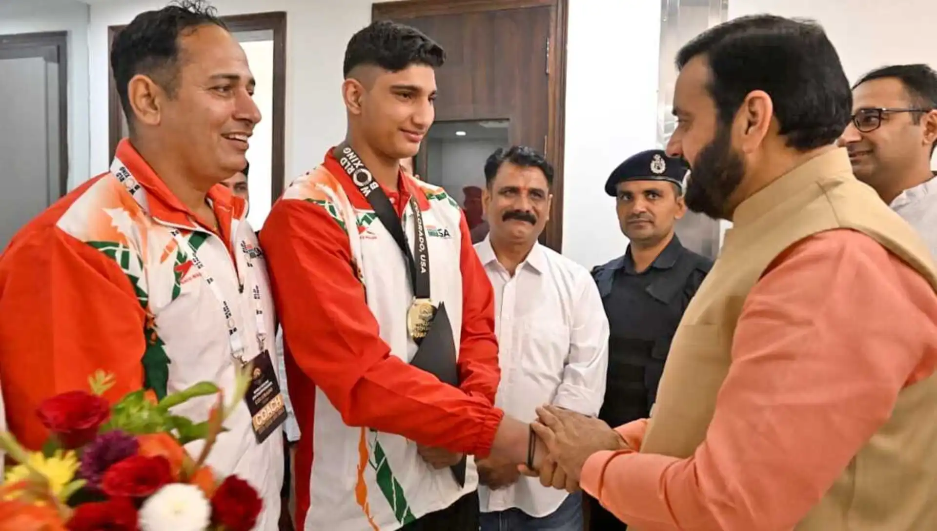 Haryana CM Honors World Champion Boxer Hemant Sangwan