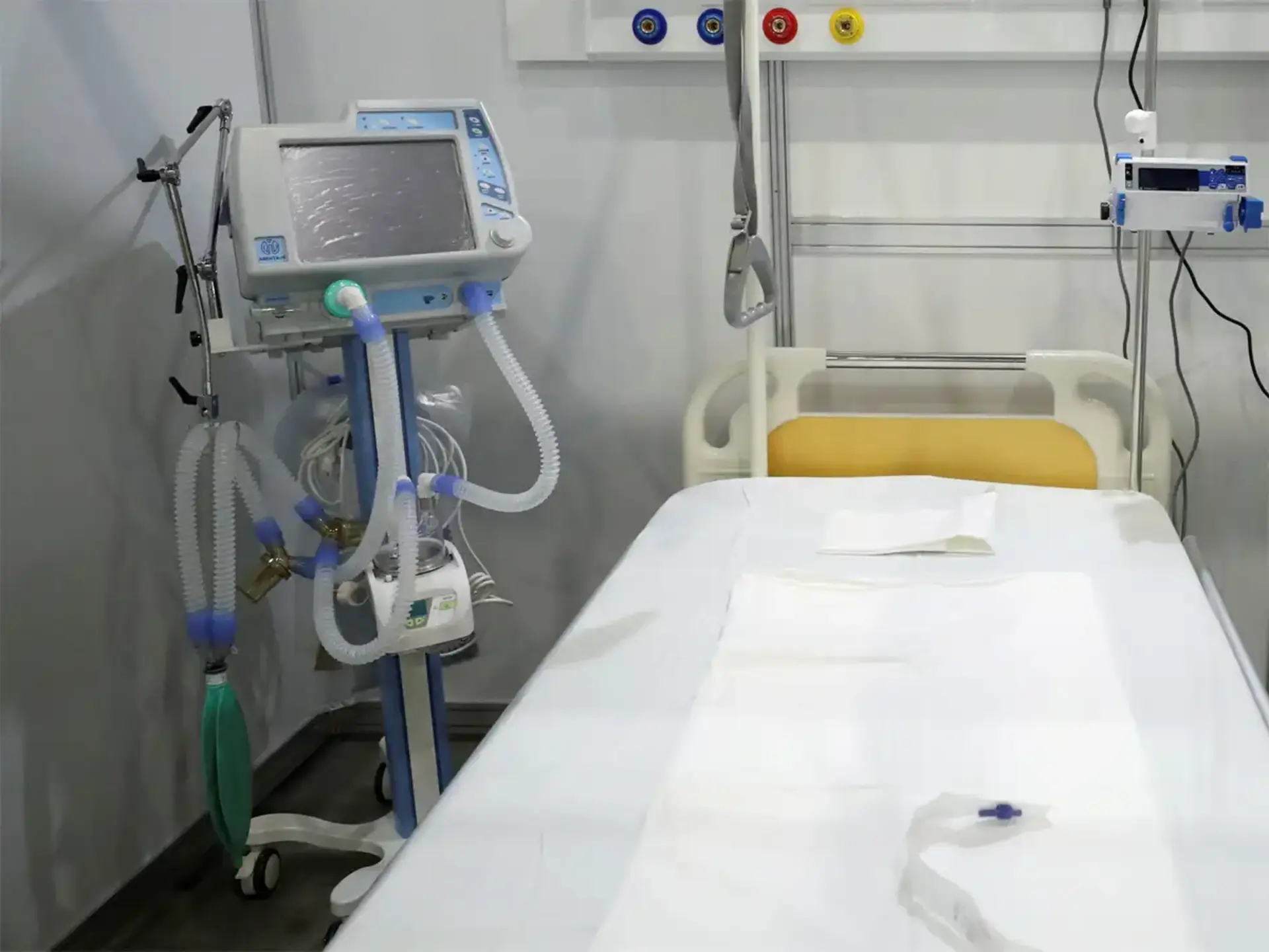Child Died in Arms After Drowning Accident as Couldn't Get Ventilator for 9 Hours